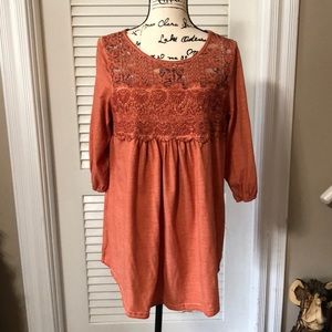 Easel NWOT coral lace front 3/4 length sleeve top